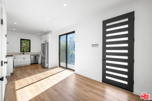 Photo - 2646 Westwood Blvd