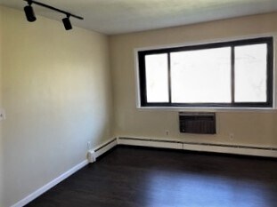 Living Room - 401 US Highway 22 Unit 11E