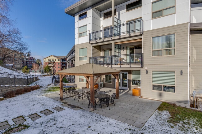 Outdoor Patio - Peterson Landing