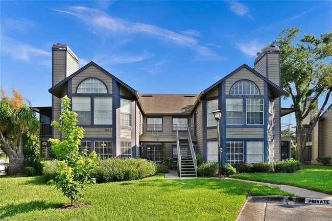 Building Photo - 966 Helmsley Ct Unit 106