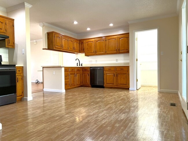 Photo - Maryville 37804 - 3 bedroom 2.5 bath - call Adam Sharp 865-254-0980