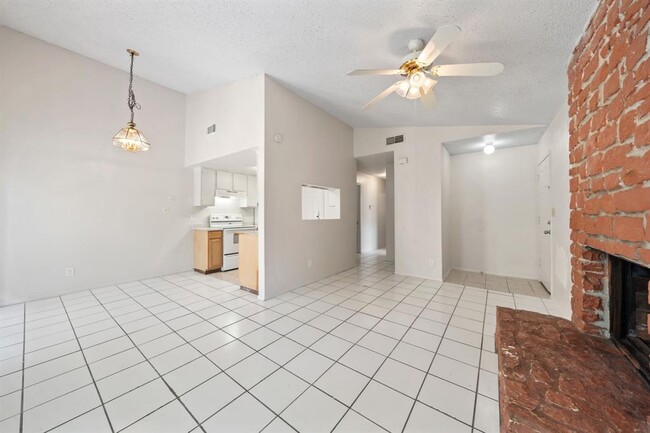 Photo - 1013 Bird Creek Dr