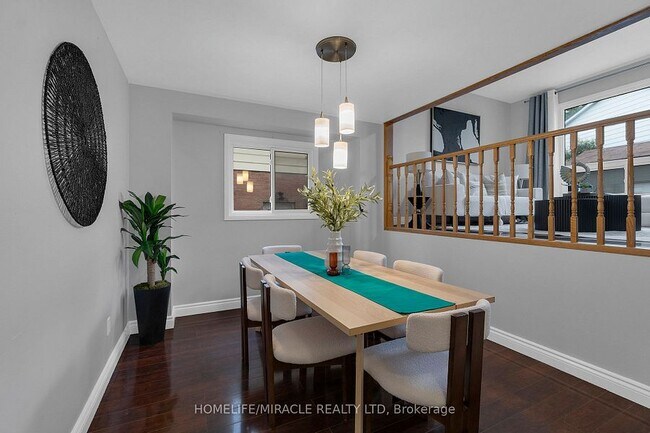 Photo - 8 Franca Cres