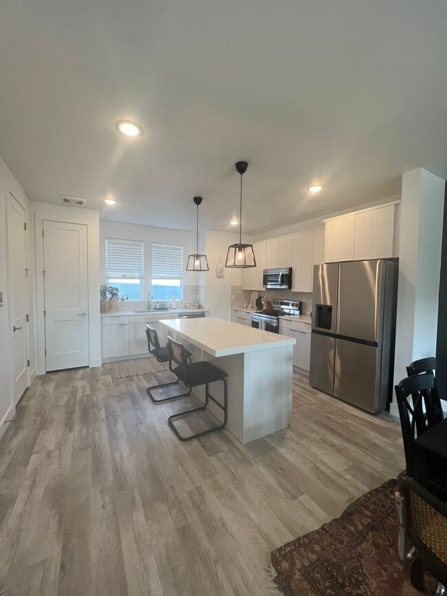 Building Photo - Beautiful Newer Townhome for rent in South...