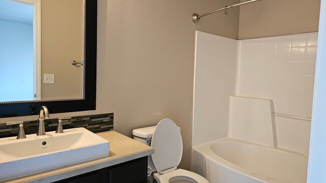 Photo - 953 N Wolfsburg Ave