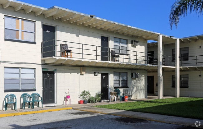 Kingswood Apartments
