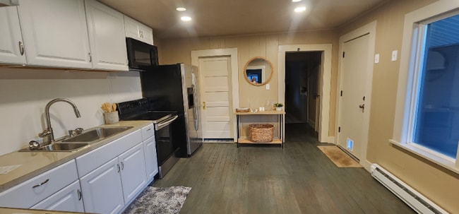 Photo - 801 S. West Blvd