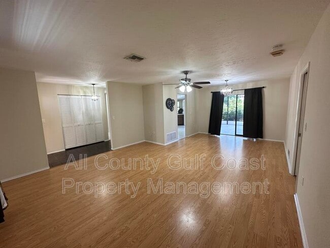 Photo - 1218 Waterside Ln