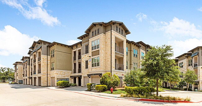 Hickory Creek Ranch Apartments