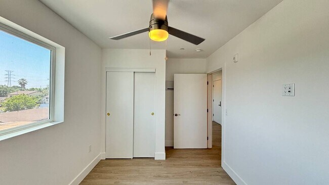 Photo - 9300 Compton Ave