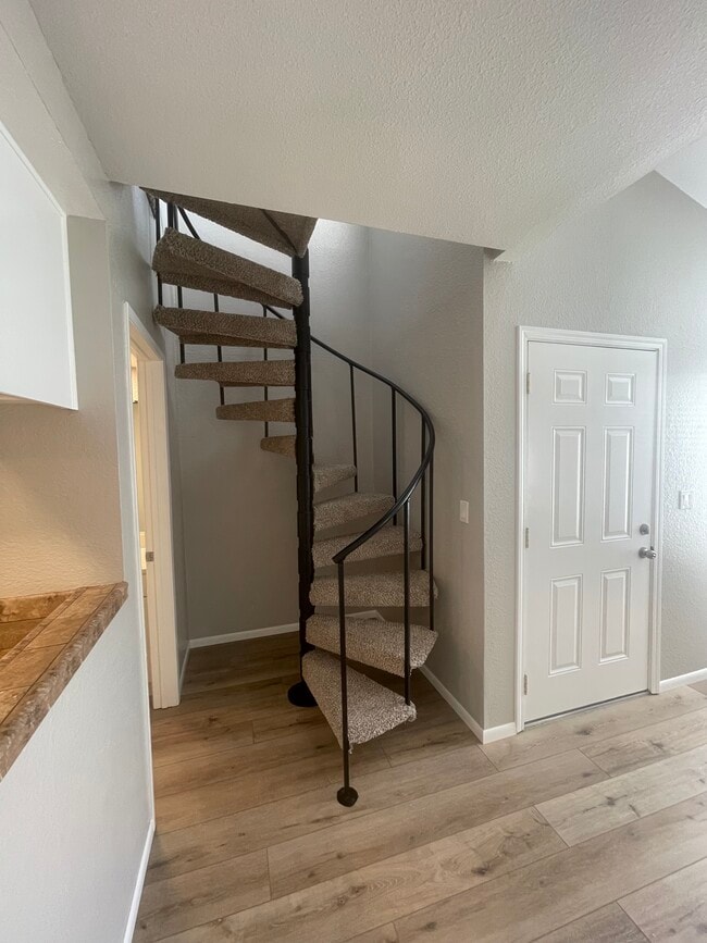 Loft - 1 baño / Puerta de entrada - Tanglewood Apartments