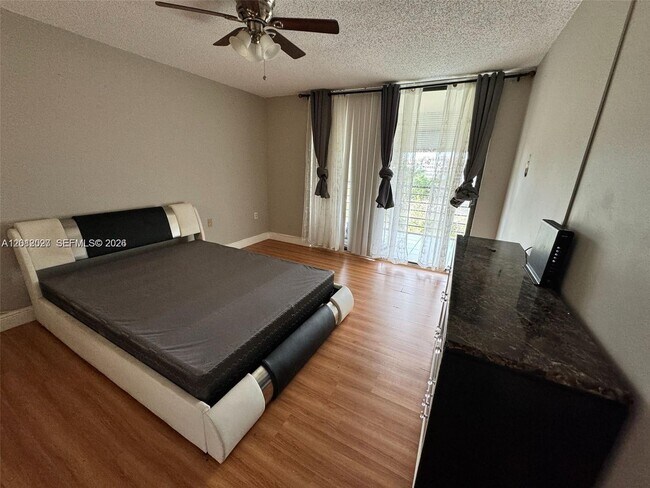 1100 St Charles Pl Unit 606