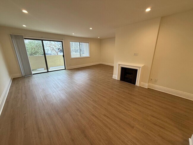 Photo - 1940 Malcolm Ave Unit 101