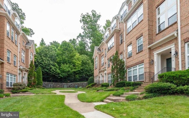 Building Photo - 9515 Walker Way