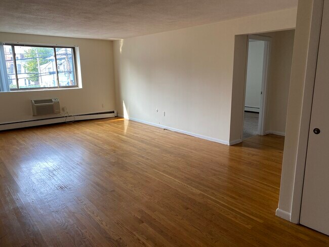 Photo - 38 Allston St Unidad 12 Rental