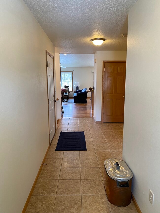 Photo - 2028 Crooked Ave