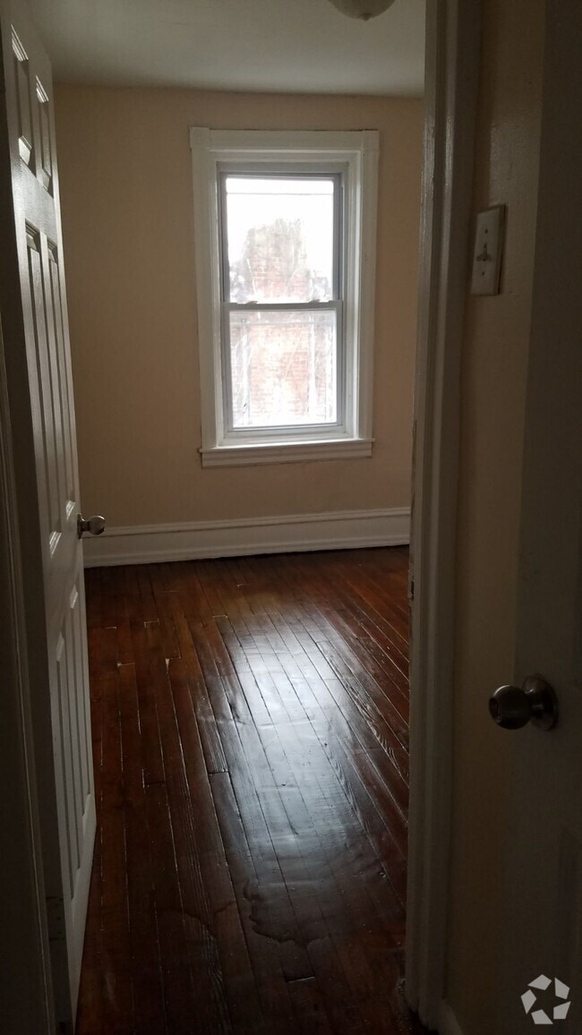 Building Photo - 6532 Saybrook Ave Rental