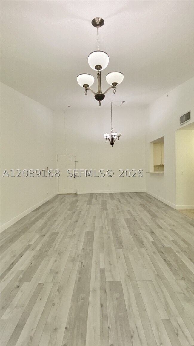 Photo - 2941 Riverside Dr Unit 304