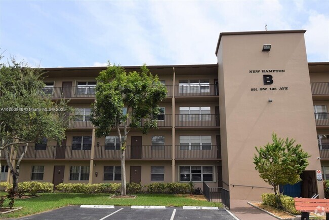 Building Photo - 551 SW 135th Ave Unit 215B Rental