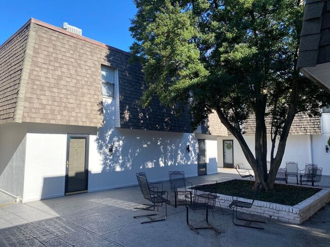 Large 2 Bed 2.5 Bath Apt in Green Hills - ... - Large 2 Bed 2.5 Bath Apt in Green Hills - ...