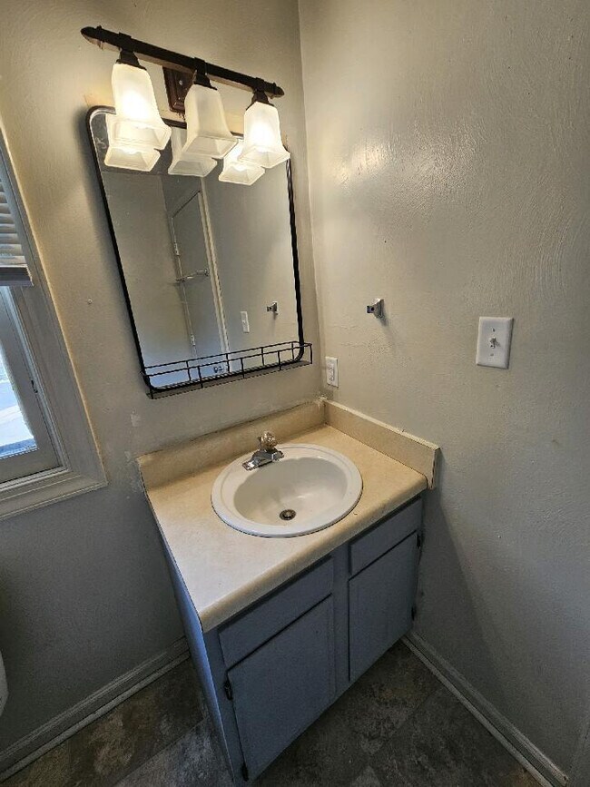 Photo - 1222-1224 Maple Ave SW