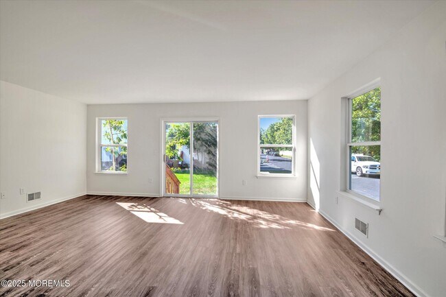 Photo - 1 Esplanade Way