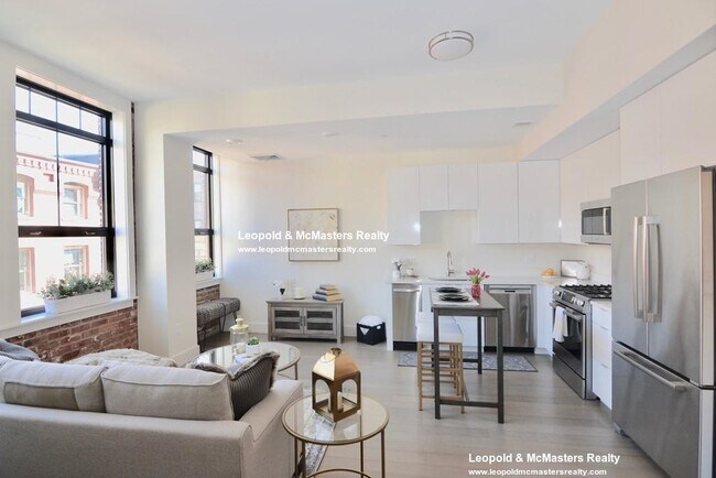 Photo - 121 Portland St Condo