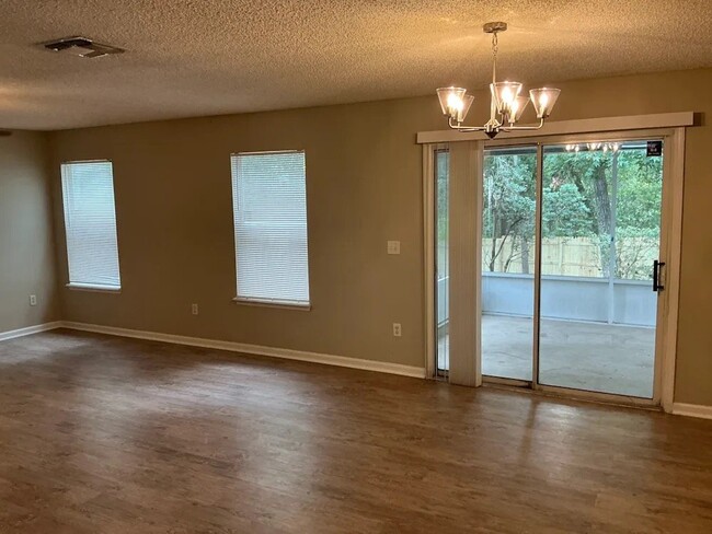 Building Photo - 914 Peach Spring Dr
