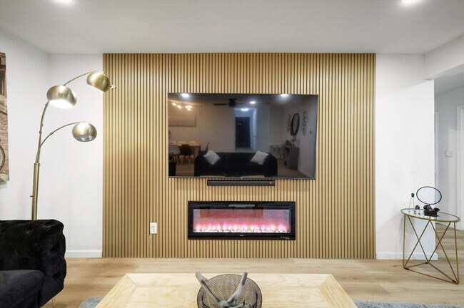 8005 Woodhue Rd Unit SI ID1056410P