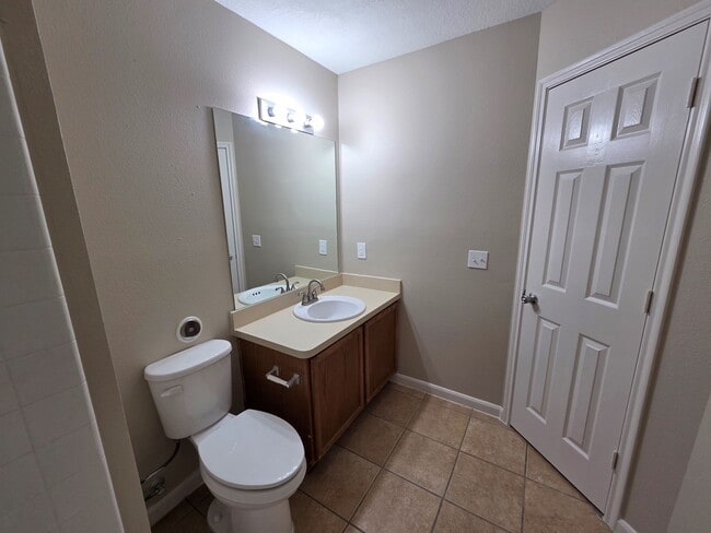 Building Photo - 4702 Pin Oak Creek Ln