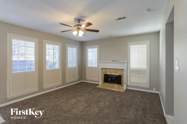 Photo - 311 Riverwalk Ln