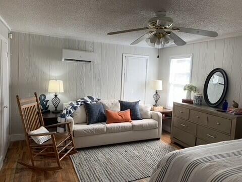 Photo - 2323 25th St