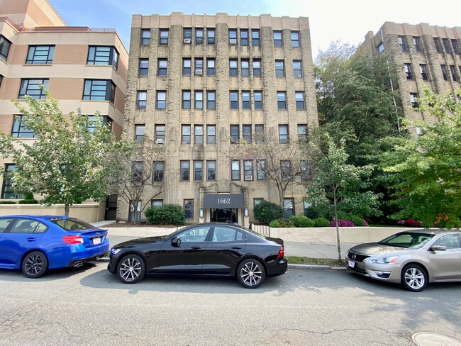 Photo - 1662 Commonwealth Ave