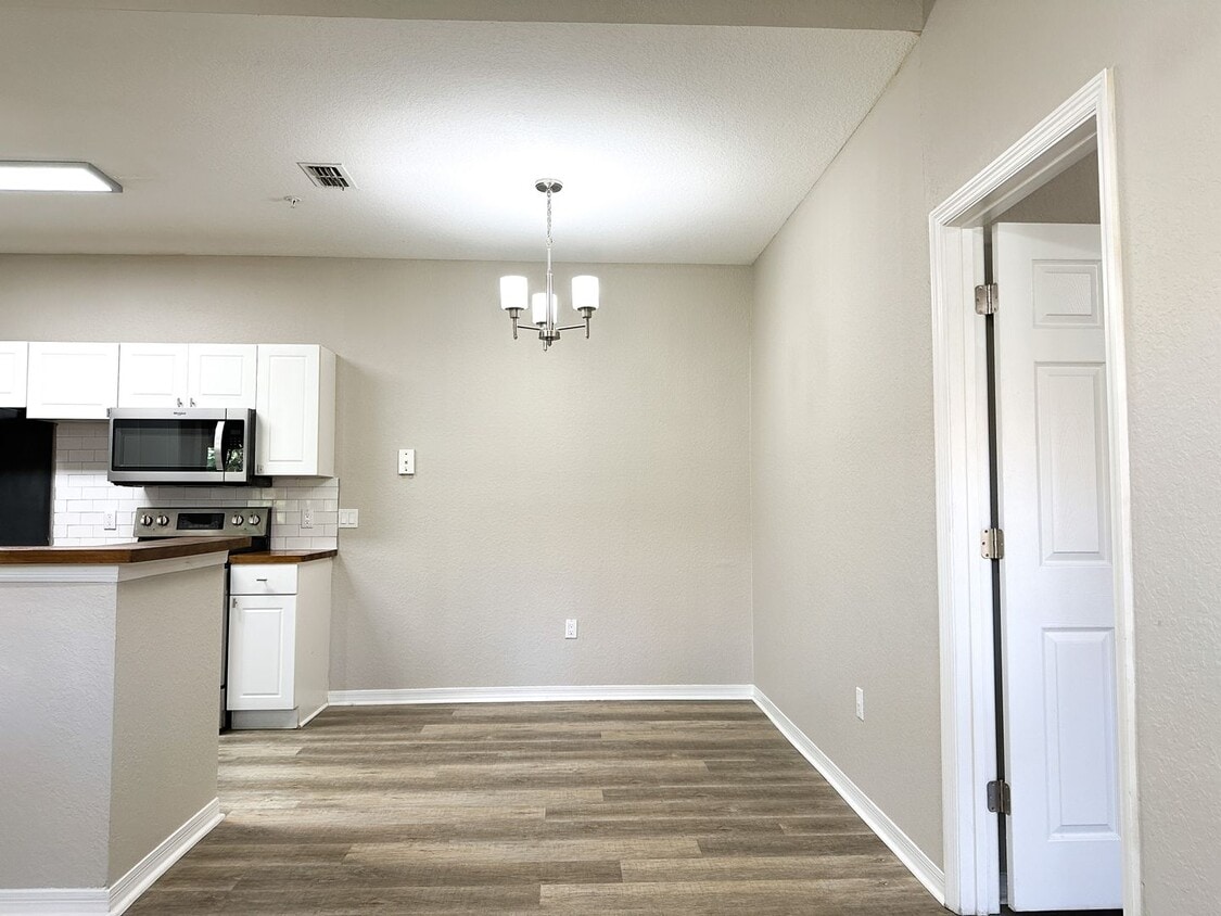 Crescent Place - 22-206 - Crescent Place - 22-206