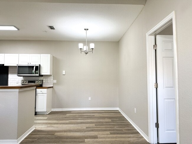 Crescent Place - 22-206 - Crescent Place - 22-206 Apartment Unit 22-206