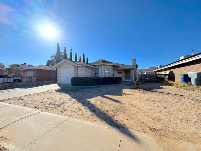 Northeast El Paso 3 Bed/1.5 Bath - Northeast El Paso 3 Bed/1.5 Bath House