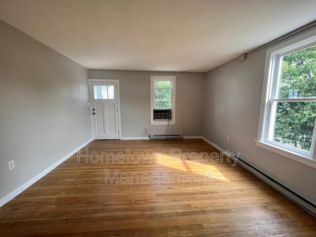 Photo - 338 W 2nd St Unit Apt 2