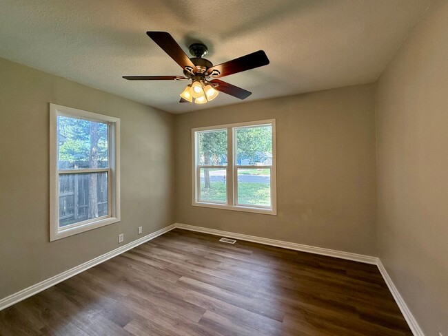 Photo - 633 Atherton St
