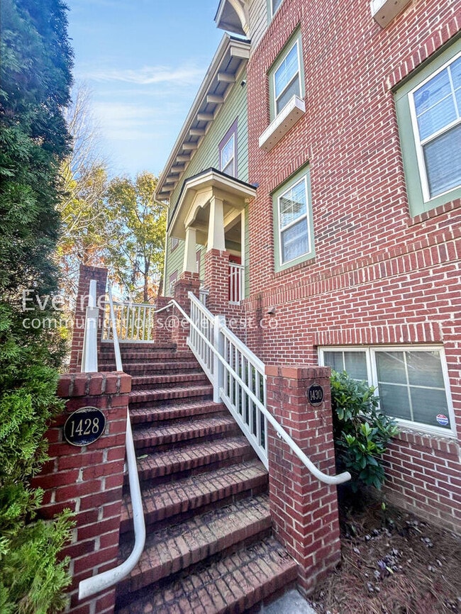 Photo - 1428 Olden Ln