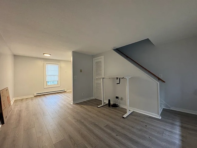 Building Photo - 259 Main St S