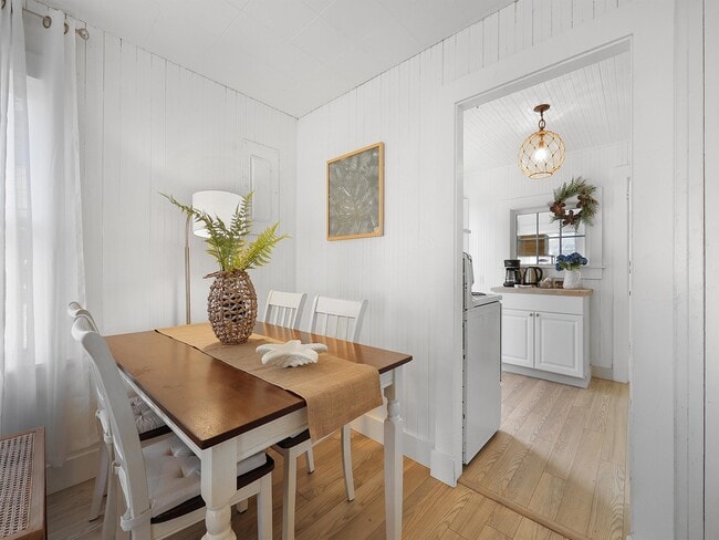 Photo - 406 N 3rd Ave