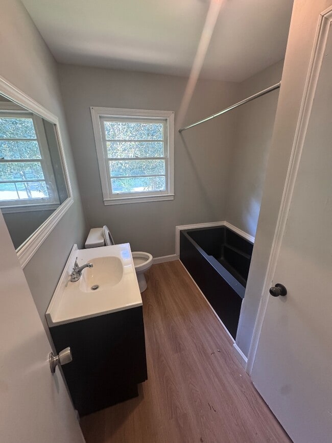 Photo - 412 Beechwood Cir