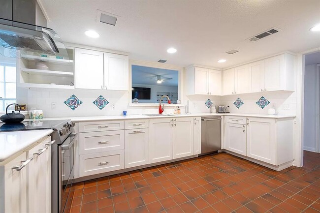Photo - 6106 Cherrylawn Cir