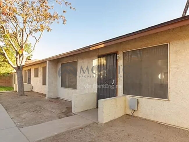 Photo - 2440 E Waltann Ln Unidad 3