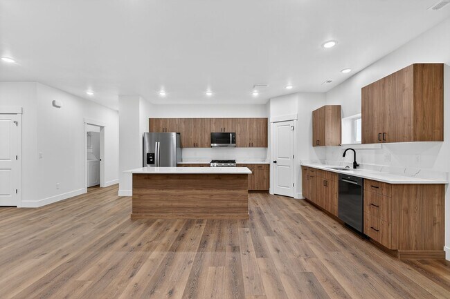 Photo - L199ER Unit #1 - UPSTAIRS