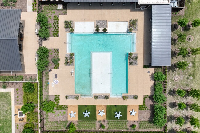 Community Pool - Tavolo Park Townhomes