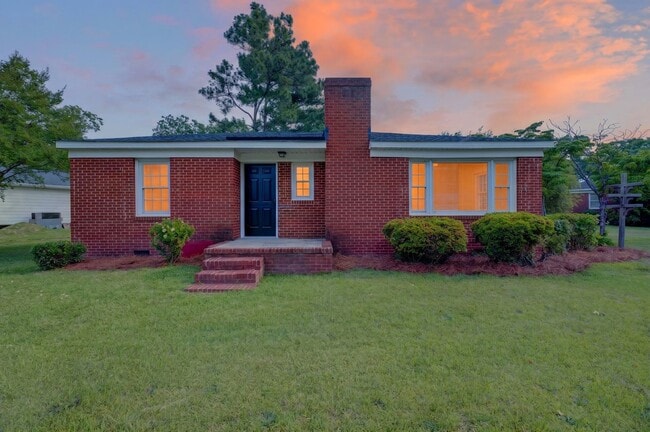 Building Photo - 2813 Jackson Dr