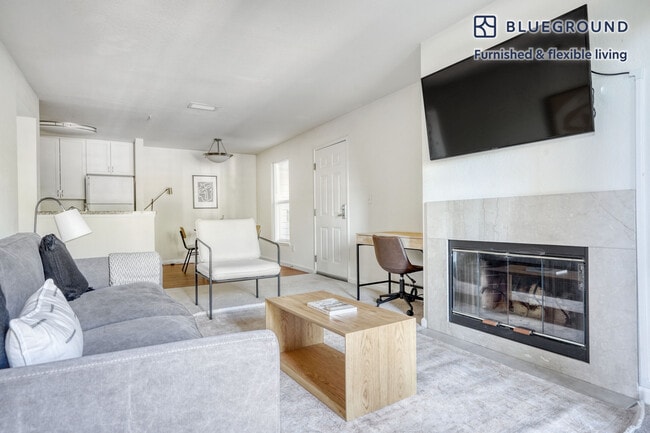 Photo - 1220 N Fair Oaks Ave Unidad FL2-ID733