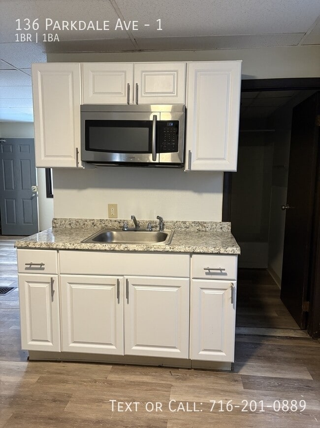 Building Photo - 136 Parkdale Ave Unit 1