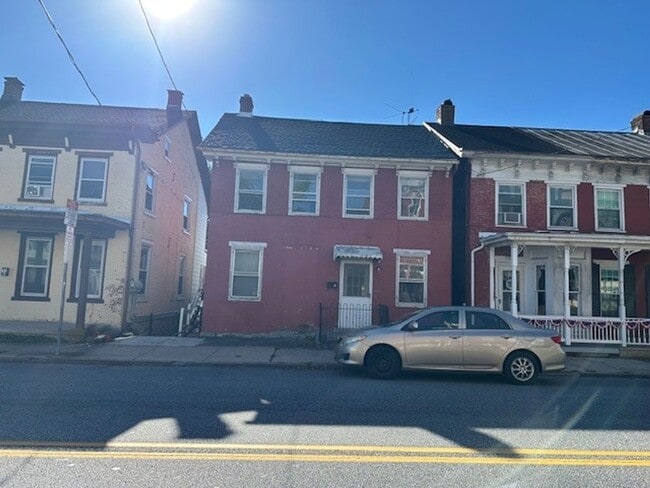 Building Photo - 212 W Main St Unit 2